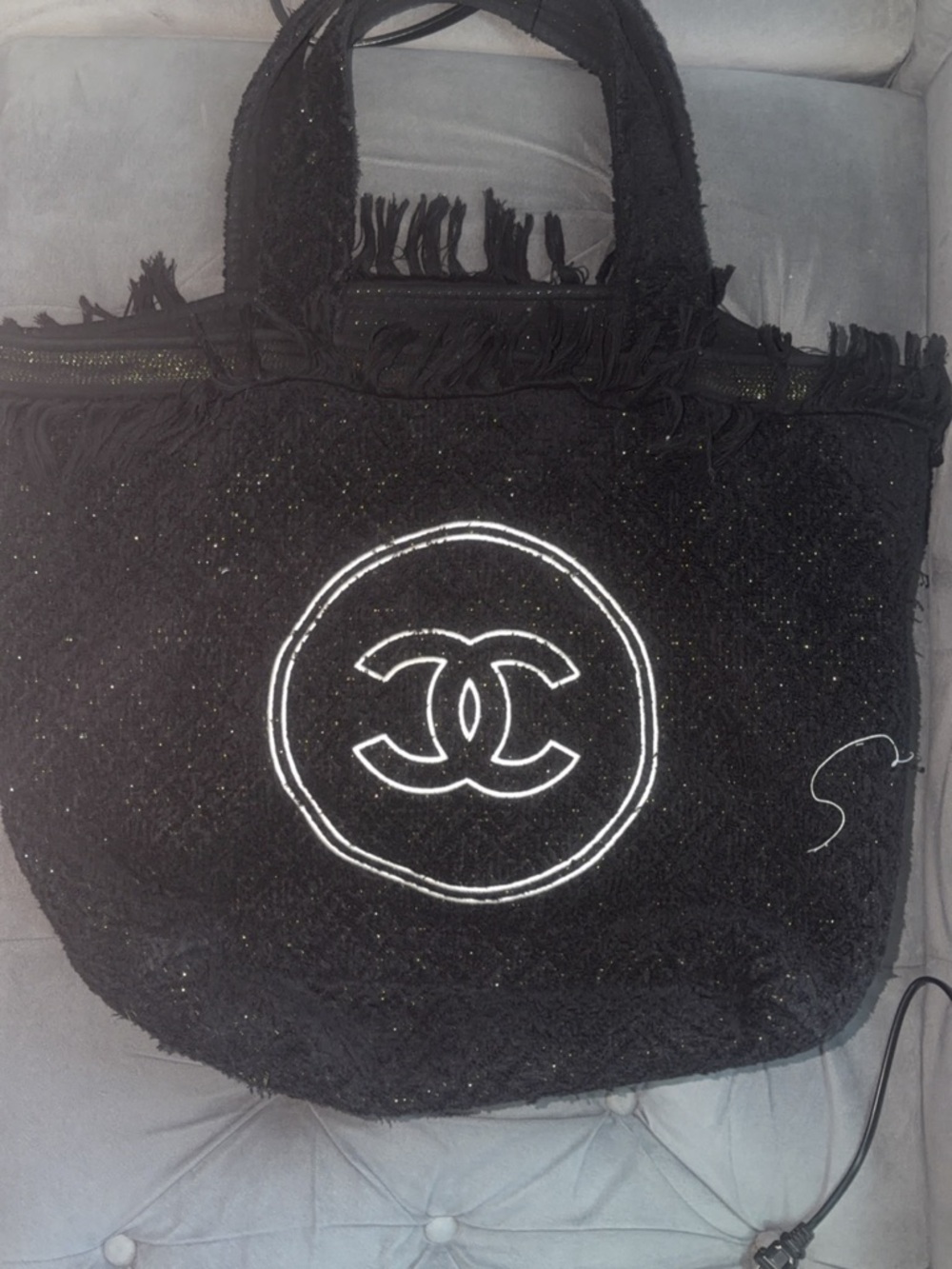 CHANEL Black Tote with White Interlocking CC Logo - Picture 2 of 3